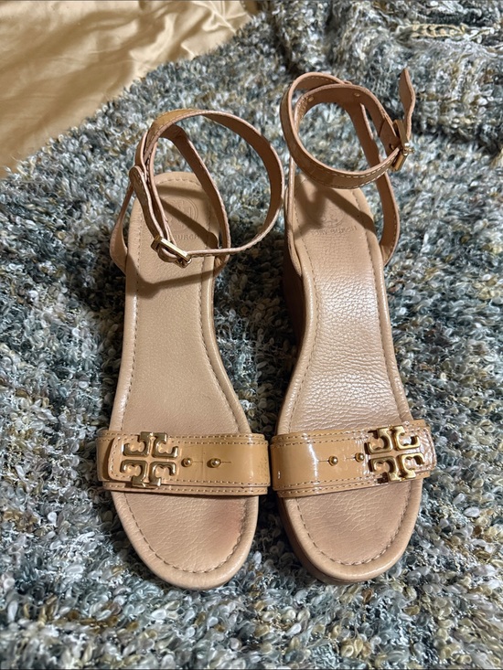 Tory Burch Shoes - Tory Burch Beige Tan Leather Ankle-Strap Sandals with Gold Logo
